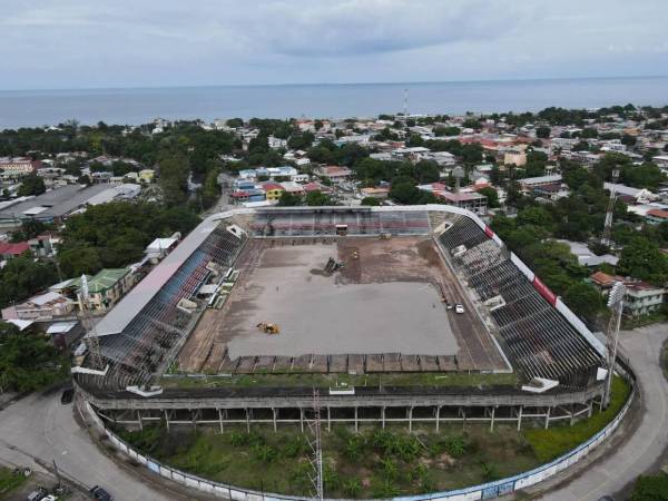 Luego de más de dos meses de trabajo, el estadio Municipal Ceibeño sigue recibiendo mejoras y tendrá césped híbrido.