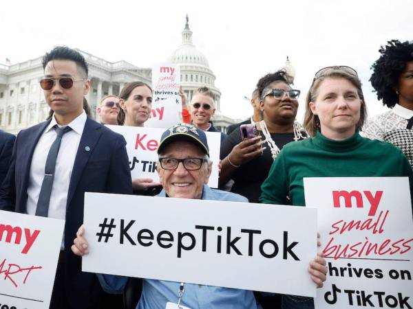 En Estados Unidos la Cámara de Representantes aprobó un proyecto de ley que busca la prohibición de la aplicación de video TikTok si su propietario con sede en China no la vende. Sin embargo, los legisladores están preocupados ante la posibilidad de que este paso se convierta en una amenaza a la seguridad nacional.