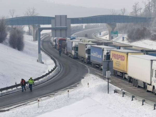 El país restringe la entrada a los residentes y ciudadanos alemanes, conductores de camiones, transporte y trabajadores de salud, y algunas otras personas.