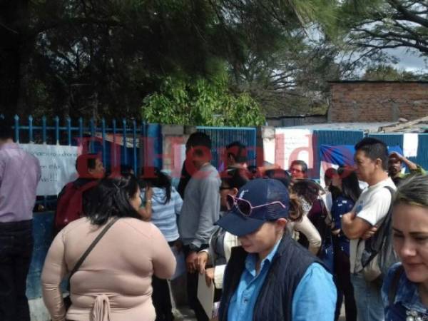 Los docentes mantienen cerradas las instalaciones de la departamental en la capital. Foto: EL HERALDO