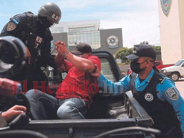 Durante un intenso operativo, los dueños de un restaurante fueron detenidos y acusados por explotación laboral. FOTO: EL HERALDO