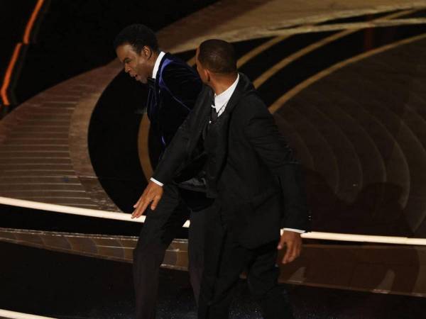 Momento cuando Will Smith le da una cachetada a Chris Rock.