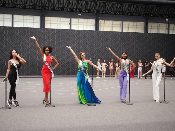 En los días previos a la esperada gala final del Miss Universo 2023, las candidatas de todo el mundo se sumergen en intensos ensayos para perfeccionar cada detalle de su presentación en El Salvador.