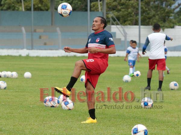 Rambo León vistiendo la “10” del Atlético Junior, fue clave en el empate 1-1 de su equipo contra Oro Verde.