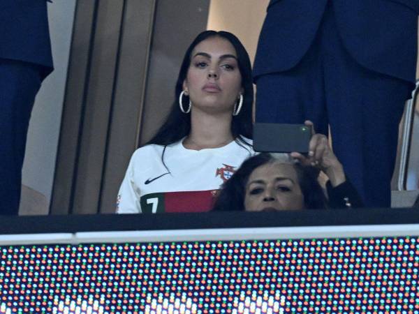 Georgina Rodríguez estuvo en uno de los palcos del estadio presenciando el juego entre Portugal y Marruecos.