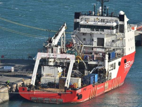 The Geo Ocean III, transporting a body recovered from the wreckage of a plane carrying Argentine footballer Emiliano Sala is docked in Weymouth harbour, south west England on February 7, 2019. - Investigators recovered a body in the Channel and transported it to Britain today for identification. (Photo by AFP)