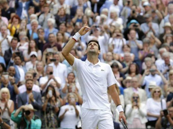 Federer ha mandado en las canchas de césped desde el inicio de la década de 2000; ha ganado Wimbledon ocho veces desde 2003. Foto:AP