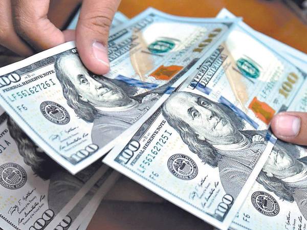 Conozca cuándo llegará a subir el precio de venta del dólar en Honduras