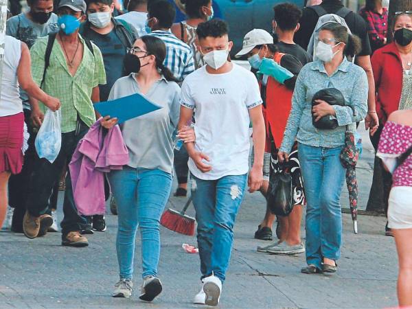 El endeble mercado laboral y cobertura escolar está golpeando directamente a más de un millón de jóvenes que ni trabajan ni estudian por falta de oportunidades o recursos económicos.