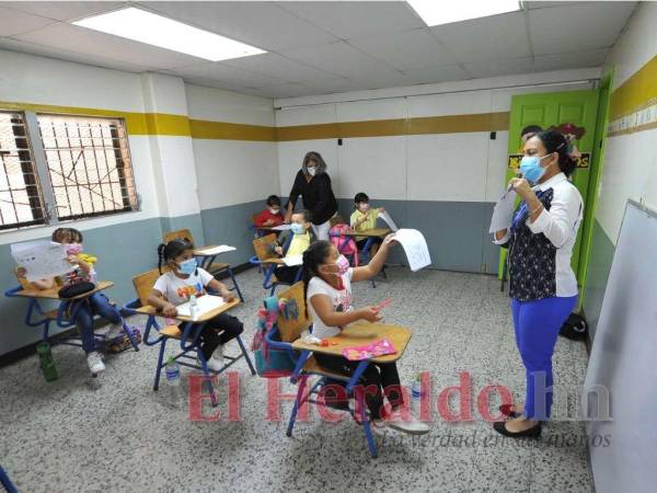 Alumnos de la Escuela Enriqueta de Lazarus iniciaron clases.