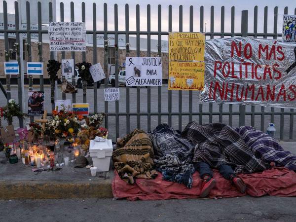 Ocho de los 14 hondureños que se encontraban en el centro de detención de migrantes que se incendió, dejando un saldo total 38 fallecidos, reciben atención médica.