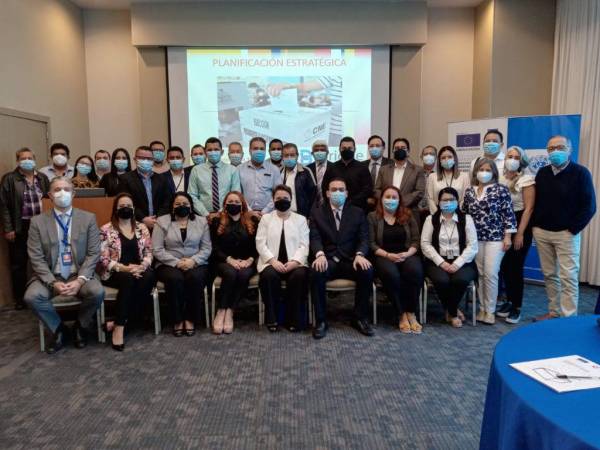 En el taller “Bridge” participaron el Consejo Nacional Electoral, el Programa de las Naciones Unidas para el Desarrollo y la Unión Europea.