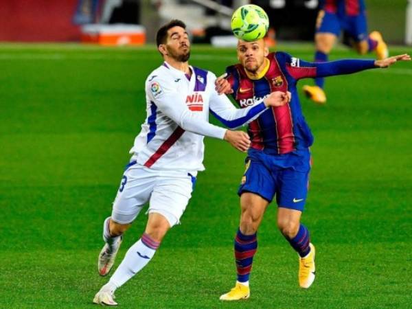 El danés Martin Braithwaite fue especialmente desafortunado en la primera mitad, fallando un penal para el Barça en el minuto 7 y viendo después, en el 26, cómo le anulaban un gol tras la revisión en vídeo. Foto: AFP