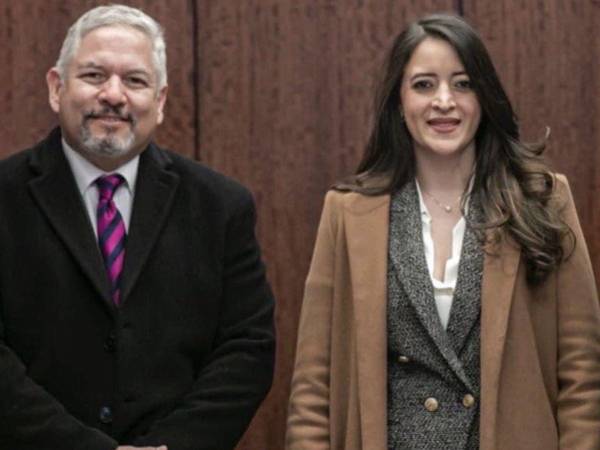 Esta delegación está encabezada por el canciller Eduardo Enrique Reina junto a dos diputados y personal de la Cancillería de la República.