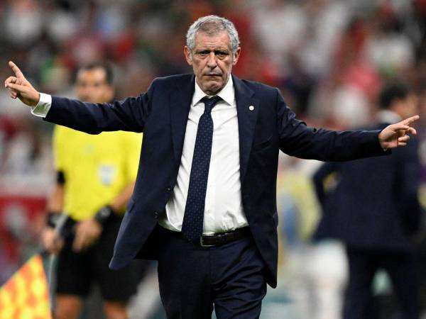 Fernando Santos mantiene la calma pese al gran triunfo portugués frente a Uruguay.