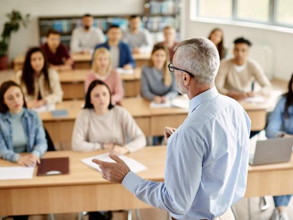 <i>Las carreras de mayor demanda en la UTH en grado de técnico, licenciatura, ingeniería, maestría y doctorados destacan en áreas como: Derecho, Ingenierías, Psicología, Recursos Humanos y Gerencia de Negocios.</i>