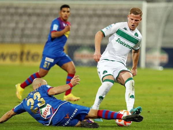 Michaell Chirinos fue titular con su nuevo equipo en la Copa de Grecia.