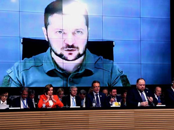 Por videoconferencia Zelenski, pidió ayuda económica a la comunidad internacional.