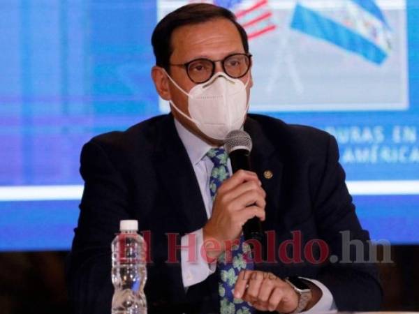 Lisandro Rosales, quien funge como actual canciller, asegura que hay proyectos que el nuevo gobierno no debería desestimar. Foto: El Heraldo