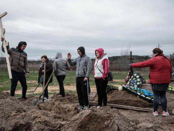 Los cadáveres fueron encontrados en Myrotske, un pueblo cerca de Bucha.