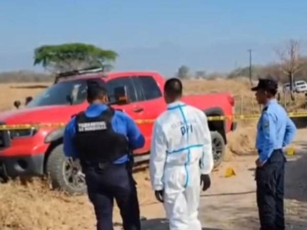 El cuerpo de la víctima fue dejado al interior de su propio vehículo en la calle que conduce hacia el desvío al sector del Culebrero.