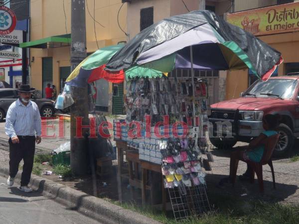 Orden Público recomienda a los vendedores ambulantes sin permiso visitar sus oficinas en avenida Paz Barahona para anotarse en una lista y tenerlos en cuenta cuando se habilite un nuevo mercado.