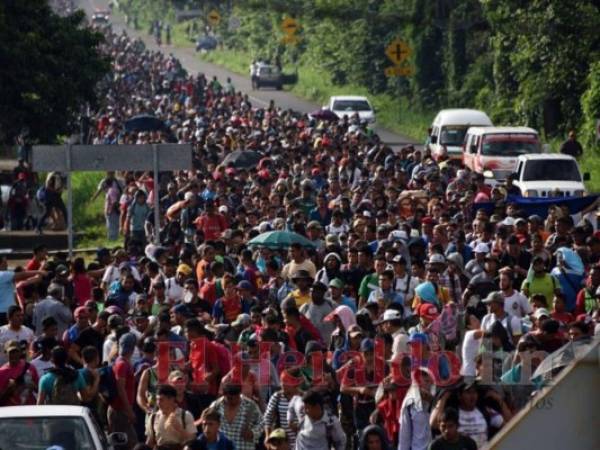 Con las caravanas, los hondureños pasaron de la migración individual a salir masivamente. Foto: El Heraldo