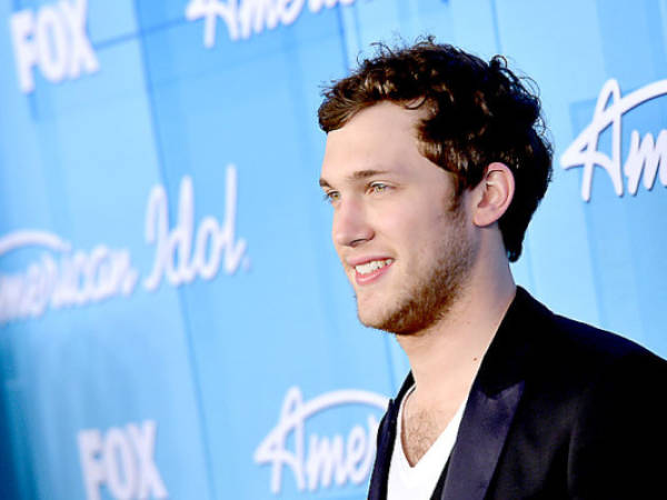 LOS ANGELES, CA - MAY 23: American Idol winner Phillip Phillips poses in the press room during Fox's 'American Idol 2012' Finale Results Show at Nokia Theatre L.A. Live on May 23, 2012 in Los Angeles, California. Alberto E. Rodriguez/Getty Images/AFP== FOR NEWSPAPERS, INTERNET, TELCOS & TELEVISION USE ONLY ==