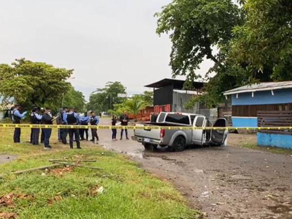 El enfrentamiento comenzó luego de que sicarios ejecutaran a una persona que viajaba a bordo de un vehículo gris.