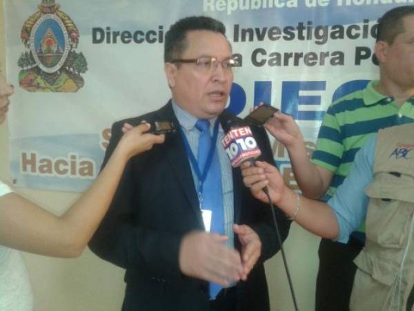 El director de DIECP mencionó que solo un 30% de agentes reprobados fueron destituidos.