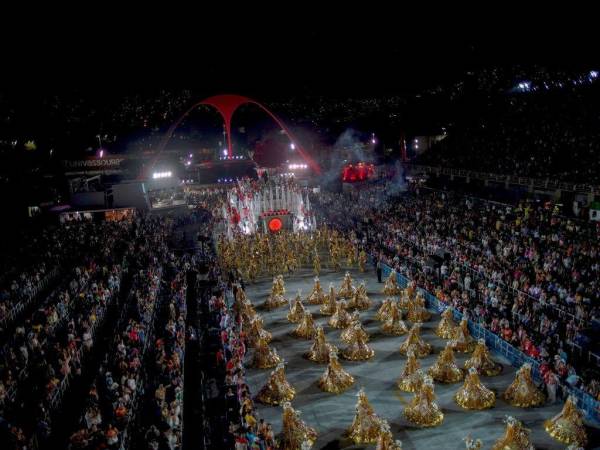 Baile, fiesta y alegría trajo el carnaval en el emblemático Sambódromo donde se reunieron cerca de 70 mil personas.