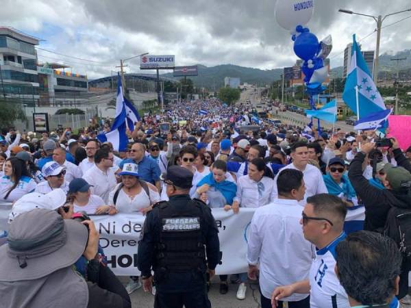 A pesar de la desintegración de la figura del BOC, oposición coincide que las fuerzas opositoras deben continuar ejerciendo presión para salvaguardar el Estado y las leyes.