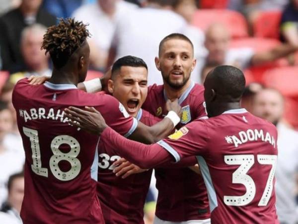 Aston Villa celebró el regreso a la Premier League de Inglaterra.