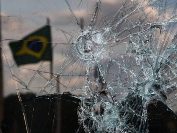 “La democracia brasileña no será golpeada, mucho menos destruida, por criminales terroristas”, dijo