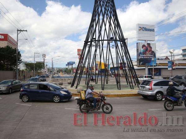 En los últimos años las rotondas se han convertido en una de las obras viales que frecuentan a diario los conductores de la capital.