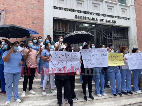 Así protestaron los estudiantes de Medicina y Enfermería.