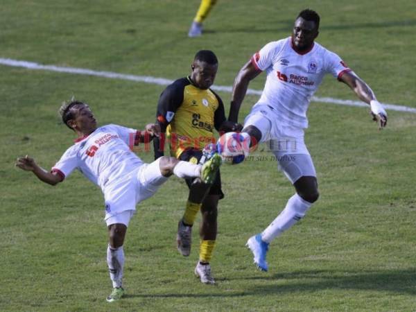 Olimpia no pudo ante Real España y terminó perdiendo 3-1.