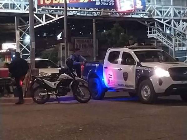 Los elementos policiales estuvieron atentos a la situación y le dieron captura rápidamente al sujeto que presuntamente tenía la intención de extorsionar a una vendedora en la Universidad Nacional Autónoma de Honduras (UNAH).