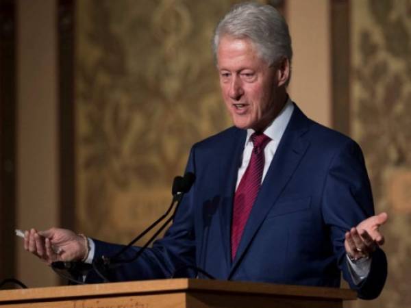 El ex presidente Bill Clinton fue hospitalizado con una infección no relacionada con Covid, dijo un portavoz el 14 de octubre de 2021. Clinton, de 75 años, fue ingresada en un hospital en Irvine, en el sur de California, la noche del 12 de octubre, tuiteó Angel Ureña. Foto: Agencia AFP.