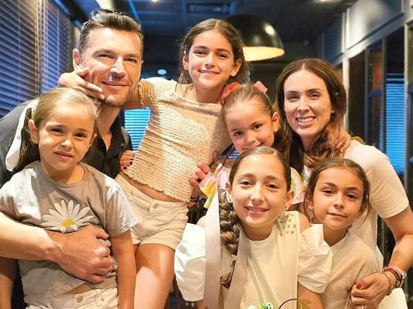 La familia de Bracamontes disfrutó brevemente del Caribe hondureño durante su paso por Islas de la Bahía.