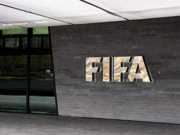 El Congreso Extraordinario de la FIFA determinó que Arabia Saudita albergará el Mundial de 2034, mientras que el de 2030 será en tres países: España, Portugal y Marruecos.