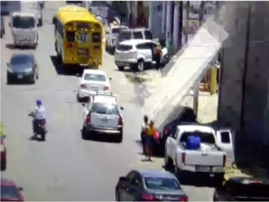 Tres féminas se salvaron de milagro durante el lamentable hecho.