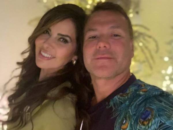 Gloria Trevi y su esposo, Armando Gómez Martínez. Foto: @gloriatrevi