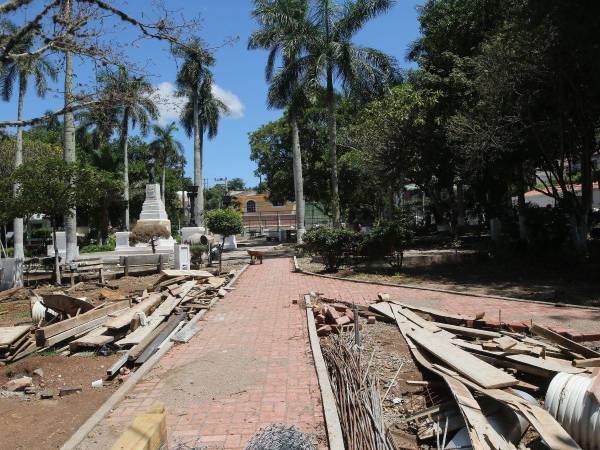 Así lucen los nuevos senderos y espacios recuperados en el parque La Leona.