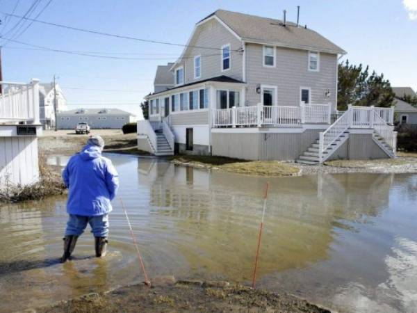 Las dos tormentas previas causaron inundaciones costeras y centenares de miles de apagones.