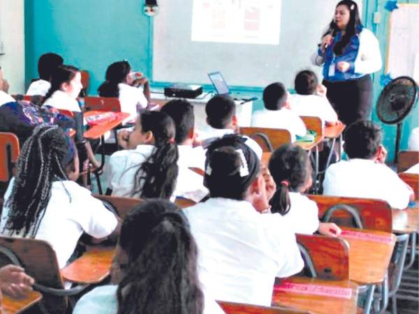 Las autoridades de la Dirección de Personas con Discapacidad indicaron que se debe garantizar que los centros educativos sean accesibles para todos los niños en edad escolar.