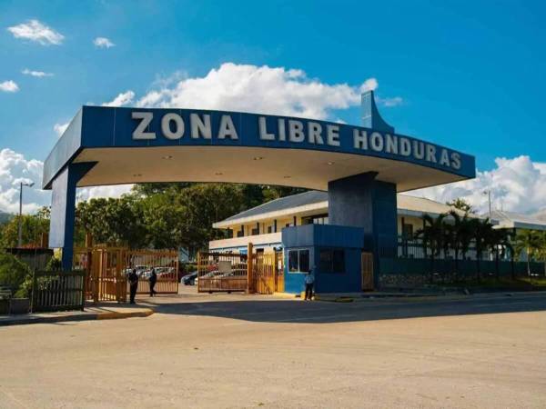 La mayoría de empresas Zoli operan en Cortés en un parque industrial en el que se encuentran maquilas así como organizaciones orientadas a los rubros de servicio y comercio.