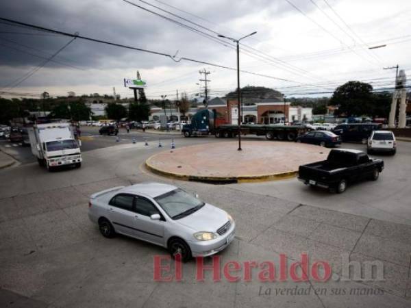 El tráfico en la salida al sur se comienza a formar desde las 4:00 PM y es en doble sentido. Foto: El Heraldo