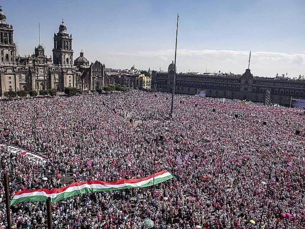 Una multitudinaria manifestación celebrada el 13 de noviembre de 2022 en Ciudad de México rechazó esa propuesta.