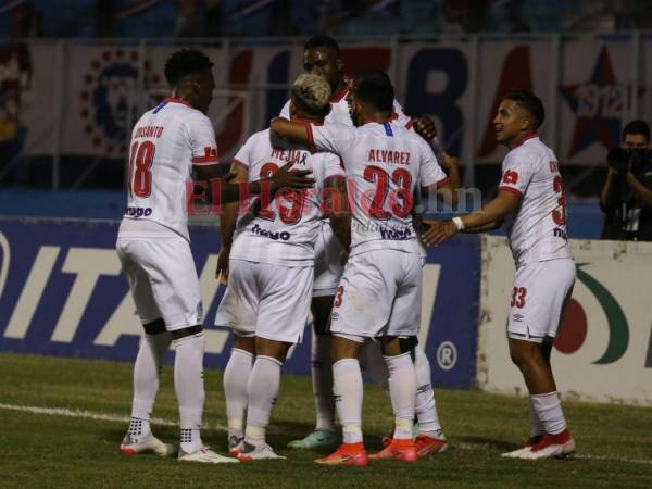 Reñida está la lucha por el primer lugar del Clausura.